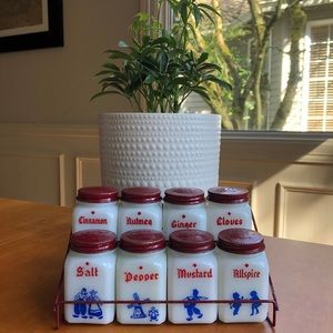 Hazel Atlas Spice Set